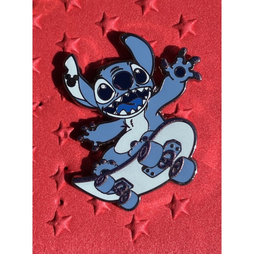 Walt Disney World 2025 Stitch Skateboard Blue Series Hidden Mickey Pin NEW